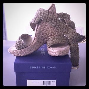 Stuart Weitzman Alex wedged size 7.5 color Swamp